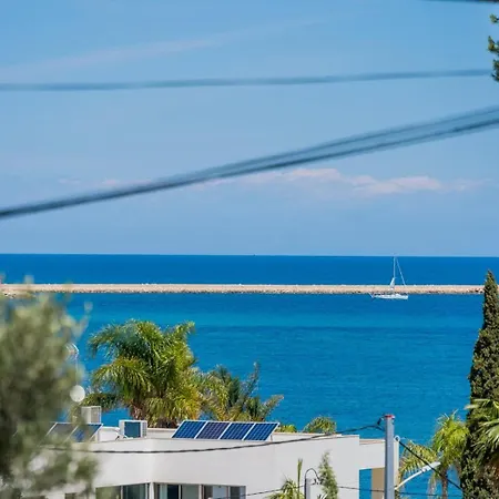 Semesterbostad In Denia: Beachfront With Bbq *