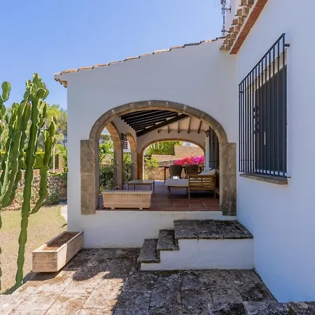 Σπίτι διακοπών In Denia: Beachfront With Bbq