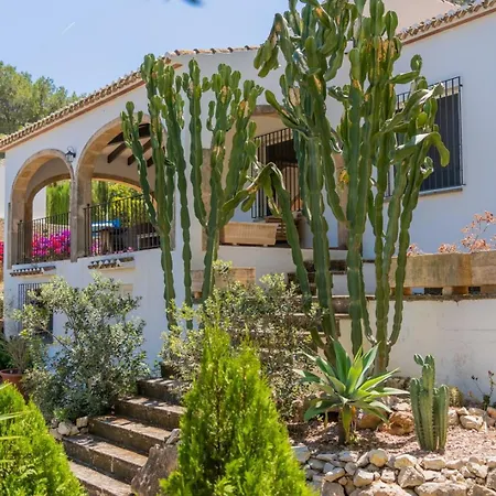 In Denia: Beachfront With Bbq Semesterbostad Denia