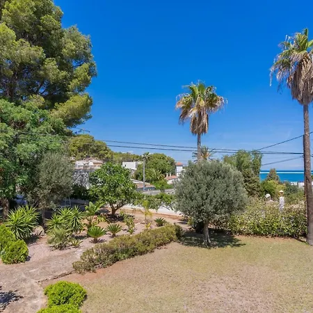 בית נופש In Denia: Beachfront With Bbq
