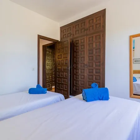 Semesterbostad In Denia: Beachfront With Bbq Denia