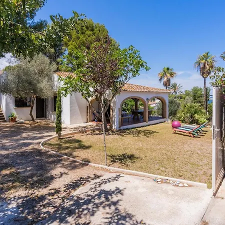 In Denia: Beachfront With Bbq Semesterbostad *