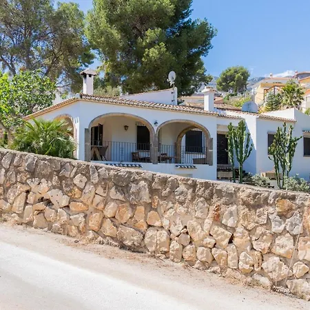 Semesterbostad In Denia: Beachfront With Bbq Denia