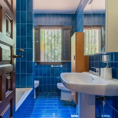 Semesterbostad In Denia: Beachfront With Bbq