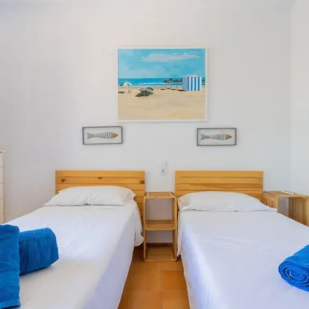 In Denia: Beachfront With Bbq Semesterbostad *