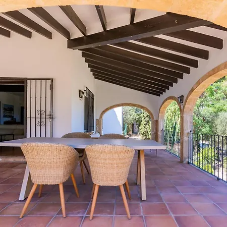 In Denia: Beachfront With Bbq Semesterbostad *