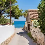 In Denia: Beachfront With Bbq Ferienhaus Dénia