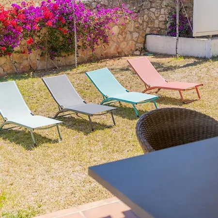 In Denia: Beachfront With Bbq Semesterbostad
