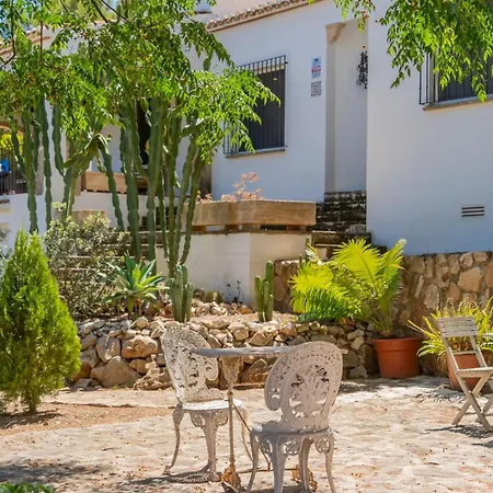Semesterbostad In Denia: Beachfront With Bbq *